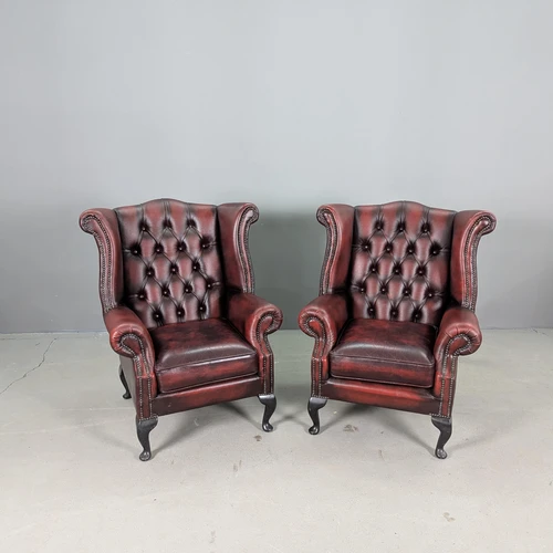Chesterfield stiliaus odiniai foteliai