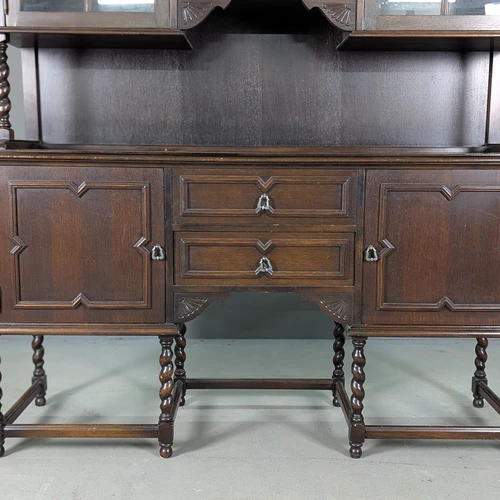 Klasikinis medinis bufetas rustic interjerui