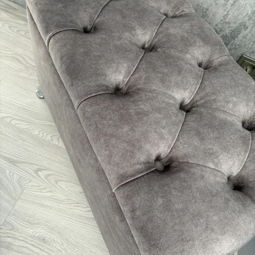 Kompaktiškas pufas su talpia vidine dėže