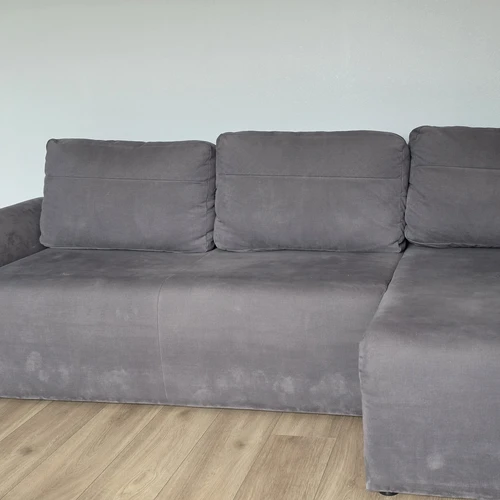 Išsiskleidžianti 140x200 lova – patogi miegamoji sofa