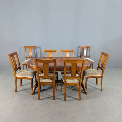 Valgomojo komplektas su aštuoniomis kėdėmis