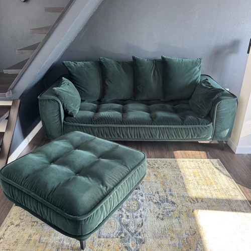 Veliūrinė Belavio sofa – draugiška gyvūnams, atspari drėgmei