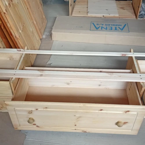 Mediniai baldai H.E.P. Møbler iš Danijos