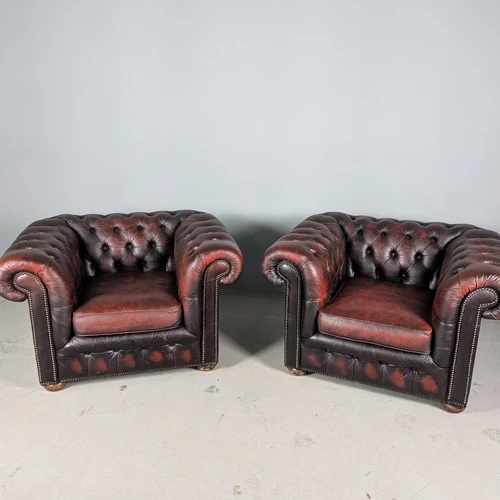 Chesterfield stiliaus odiniai foteliai