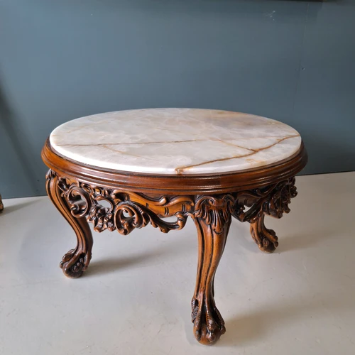 Elegantiškas, prabangus kavos staliukas