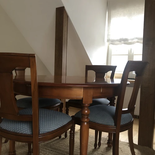 Stilizingas tekintas medinis stalas ilgaamžis