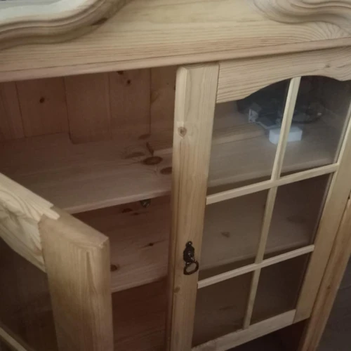 Aukščiausios kokybės medžio masyvo vitrina