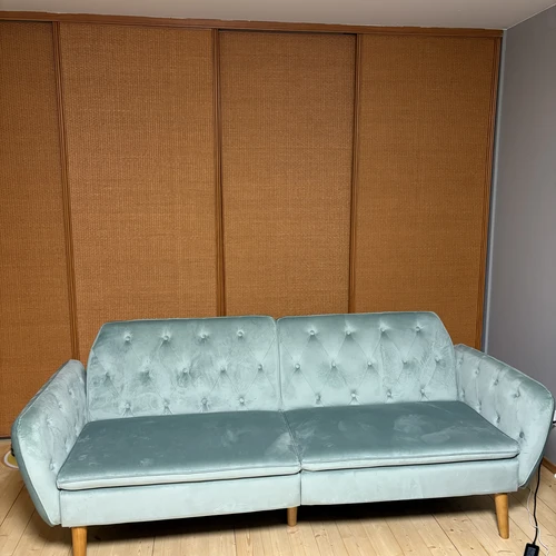 Stilinga trivietė sofa šviesiai žydra, vos naudota
