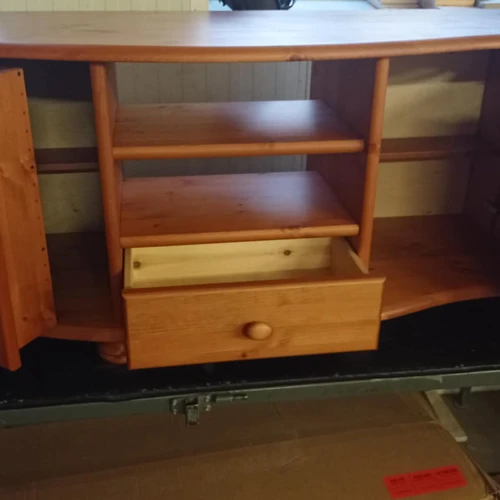 Stilingas arbatinis staliukas su natūralia medžio tekstūra