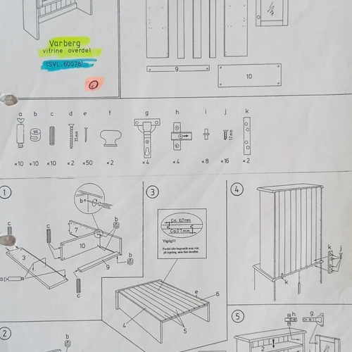 Patikima ir ilgalaikė medžio masyvo vitrina