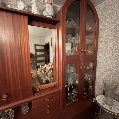 Minkšti kėdės su atlošu – patogumo rojaus