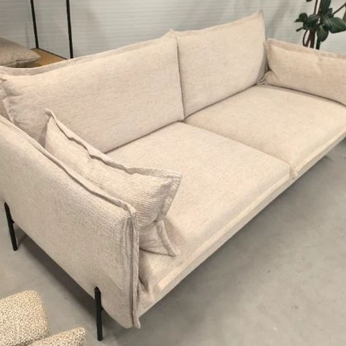 Šiuolaikiška 2 metrų lova