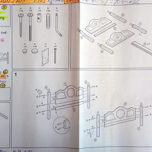 Patogi OSLO lova su stalčiais