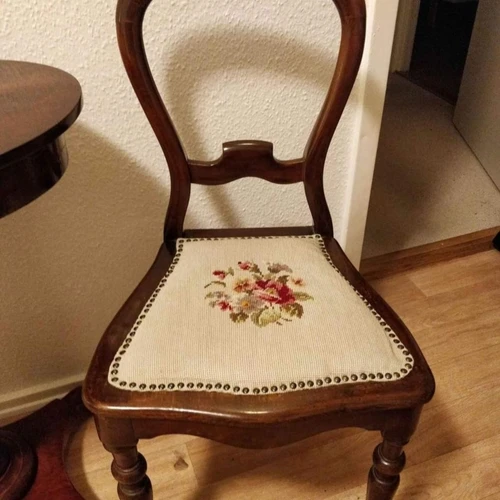 Išskirtinio grožio antikvarinis baldų komplektas