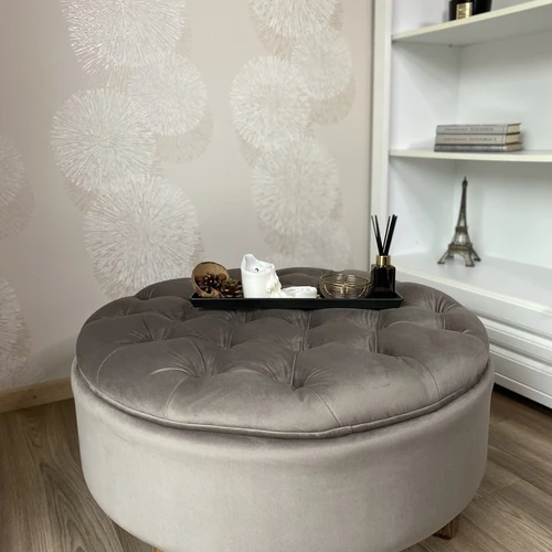 Puikus pufas namams: kojų kėdutė, staliukas ar interjero detalė