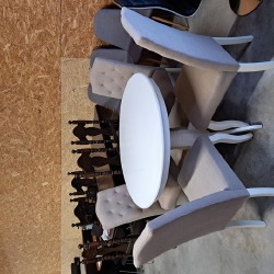 Apvalus stalas ir 4 kėdės - Valgomojo komplektai