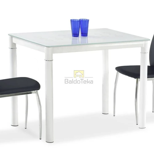 Stilinga baltos spalvos spinta su metalo apvadais