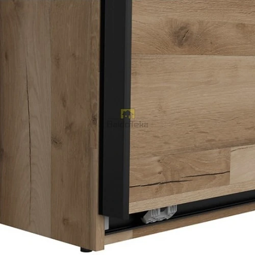 Kokybiška spinta su tylaus uždarymo sistema