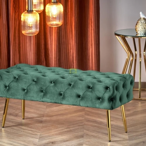 Minkšta veliūrinė pagalvė su chromuotu metaliniu pagrindu