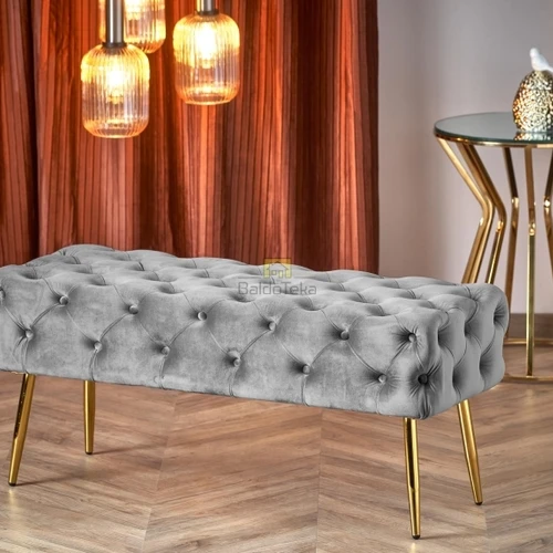 Moderni pilka su aukso atspalvių sofos pagalvė