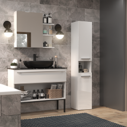 Erdvi spintelė su 31 cm pločio ir 30 cm gylio