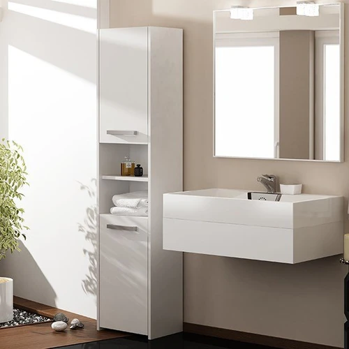 Praktiška vonios spinta su keičiama durelių kryptimi