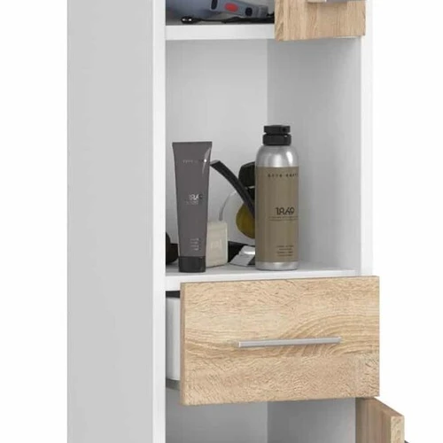 Elegantiška vonios spintelė su sonomu fasadu ir sidabrinėmis rankenomis