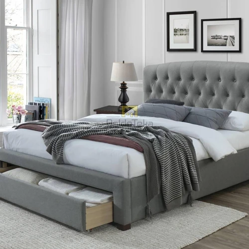 Moderni pilka/riešuto spalvos lova su natūralaus medžio apdaila