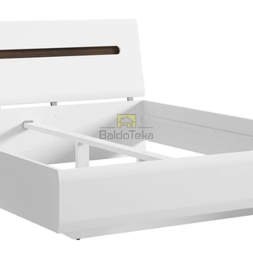 Minimalistinė lova su reguliuojamu gylio aukščiu