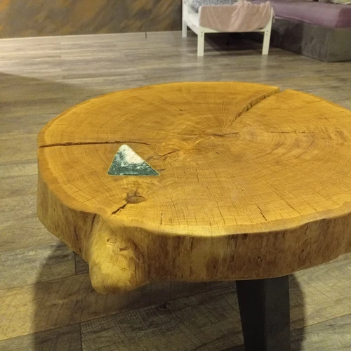 Linų aliejumi dengtas kavos staliukas