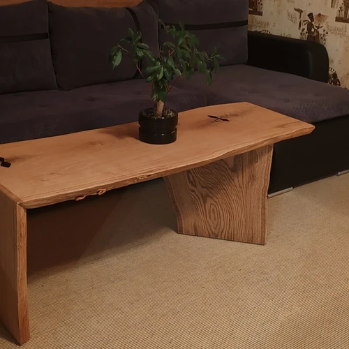 Tvirtas ir patvarus ąžuolinis stalas 50 cm aukščio