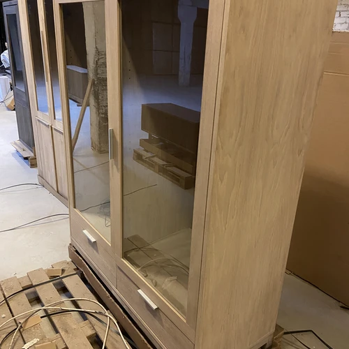 Ąžuolo masyvo indauja su švaria skandinaviška estetika