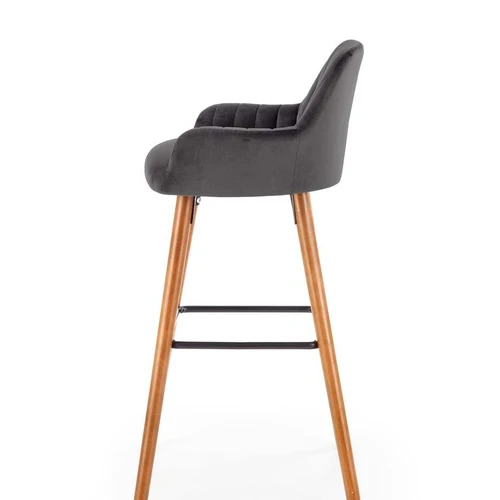 Tamsiai pilka sofa su natūraliu medžio dekoru