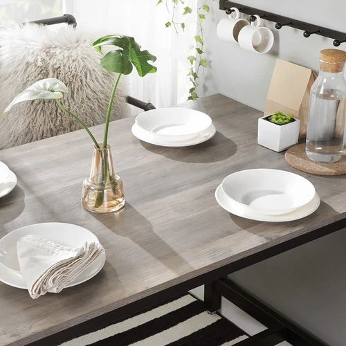 Modernus baro stalas su krepšiu priedams