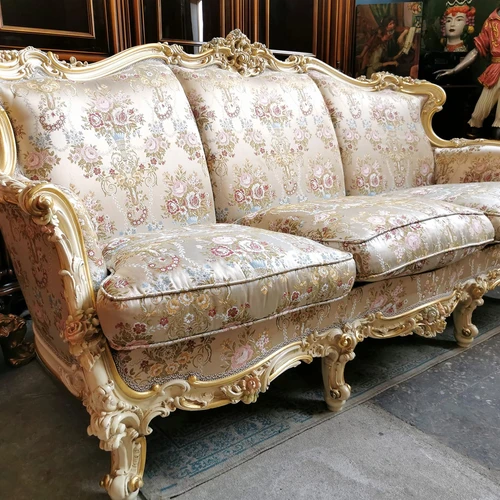 Ažūriniai baldų raižiniai italų stiliumi