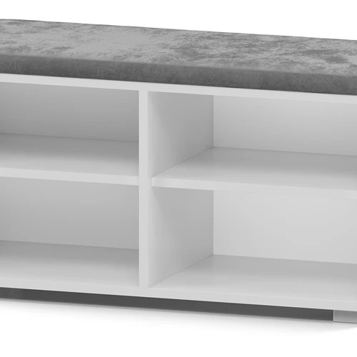 Tvirti ir patogūs batai laikyti lentynoje