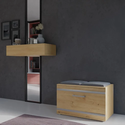 Patogi batų spintelė su atverčiamomis durelėmis ir 4 lentynomis