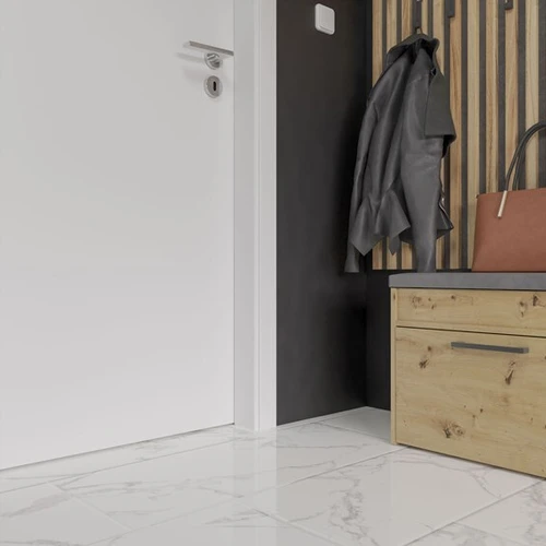 Stabili batų spintelė su 16 mm storio medžio drožlių plokšte