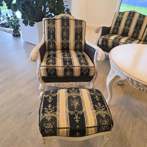 Prabangūs baroko stiliaus minkštieji baldai