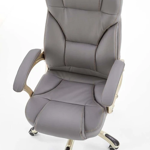 Moderni Sodo Sofa su Judamais Ratais