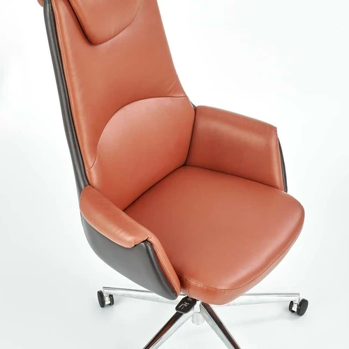 Šviesiai ruda ir tamsiai rusva sofos – puikus pasirinkimas jūsų namams