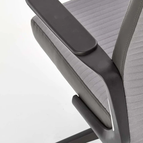 Kėdės su ergonomišku dizainu ir TILT mechanizmu