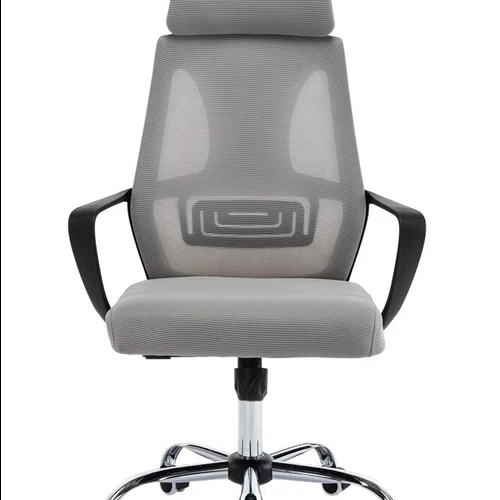 Tvirti guminiai ratukai ir chromuota kryžmė kėdėje