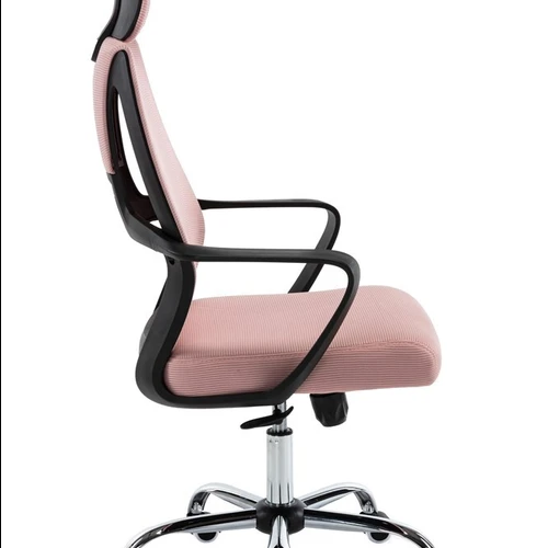 Tvirti guminiai ratukai ir chromuota kryžmė užtikrina stabilumą