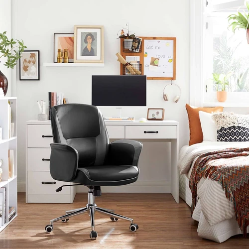 Patogi žaidimų kėdė su reguliuojamu aukščiu ir nailoniniais ratais