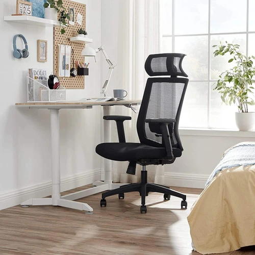 Moderni kėdė iš patvarių medžiagų