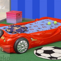 Šiuolaikinė lova su čiužiniu ir šviečiančiomis lempomis