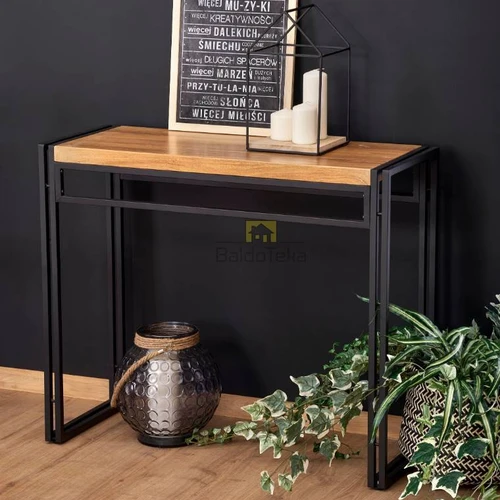 Tvirtas ir stilingas stalas su plieninėmis kojomis