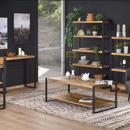 Moderni spinta su dažyto plieno detalėmis