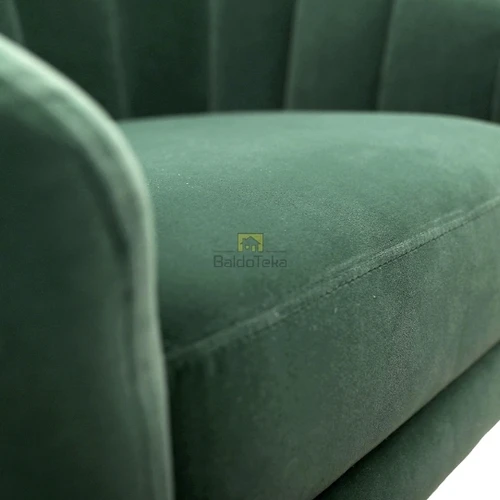 Patogi sofos atlošė su reguliuojama aukščio funkcija ir tamsiai žalia spalva